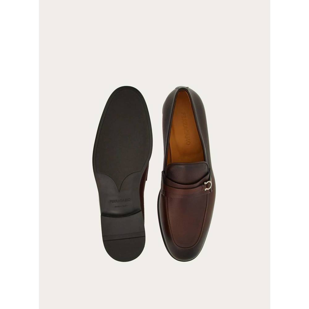 NEW SALVATORE FERRAGAMO men's gancini ornament moccasin in brown - Picture 4 of 5